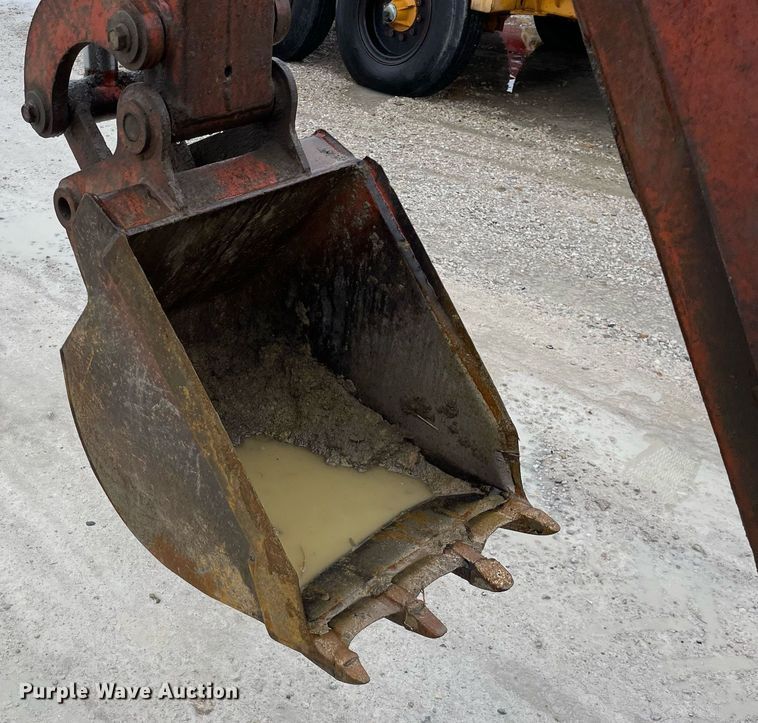 image for item LV9975 1986 Ditch Witch  4010DD trencher