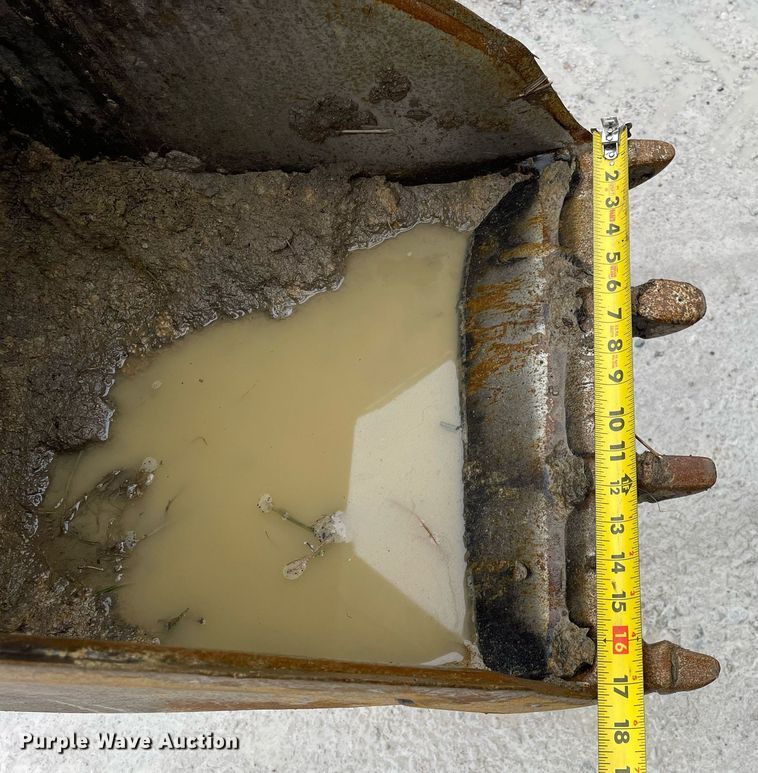 image for item LV9975 1986 Ditch Witch  4010DD trencher