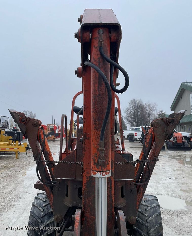 image for item LV9975 1986 Ditch Witch  4010DD trencher