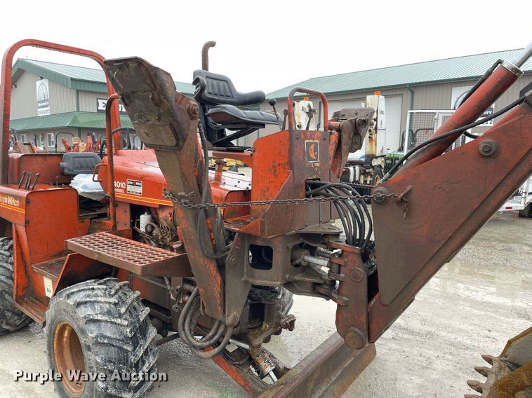 image for item LV9975 1986 Ditch Witch  4010DD trencher
