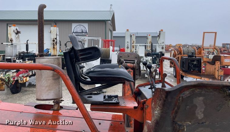 image for item LV9975 1986 Ditch Witch  4010DD trencher