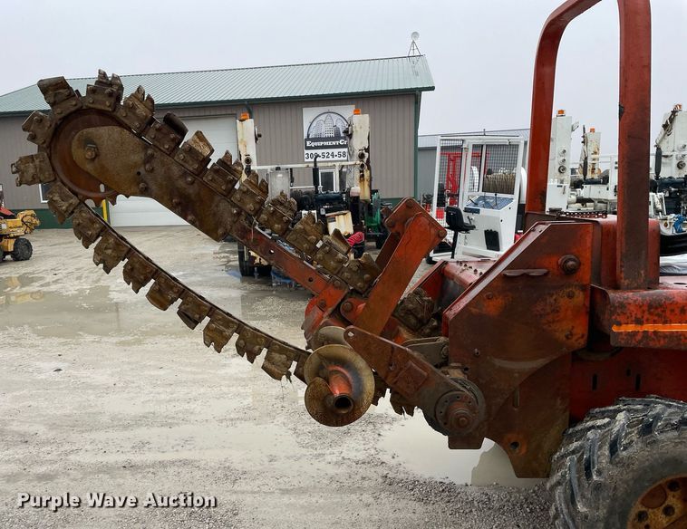 image for item LV9975 1986 Ditch Witch  4010DD trencher