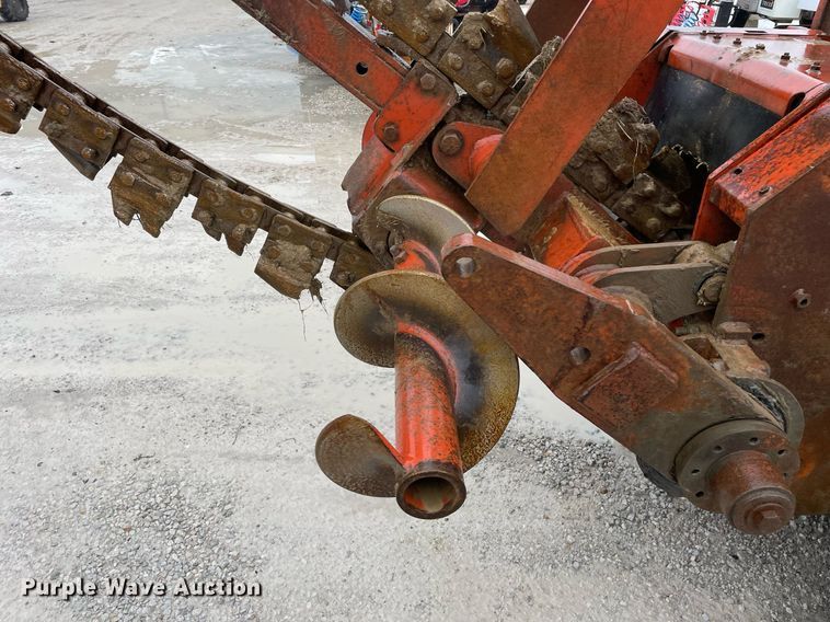 image for item LV9975 1986 Ditch Witch  4010DD trencher