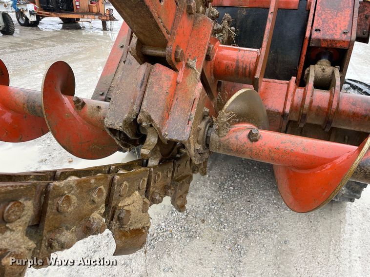image for item LV9975 1986 Ditch Witch  4010DD trencher