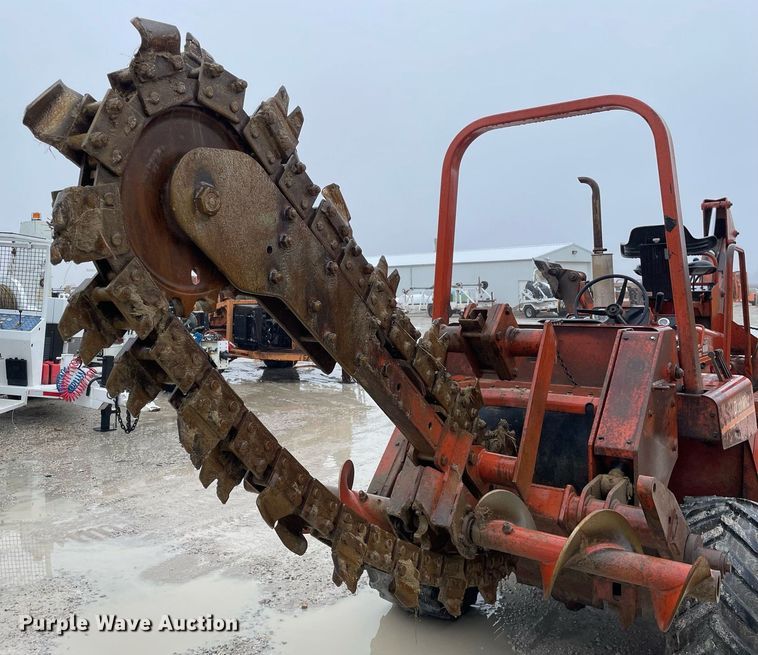 image for item LV9975 1986 Ditch Witch  4010DD trencher