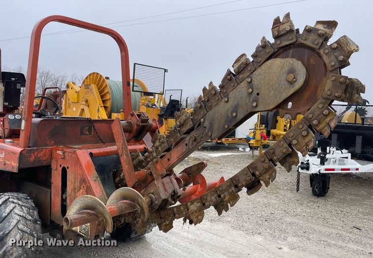 image for item LV9975 1986 Ditch Witch  4010DD trencher