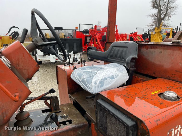 image for item LV9975 1986 Ditch Witch  4010DD trencher