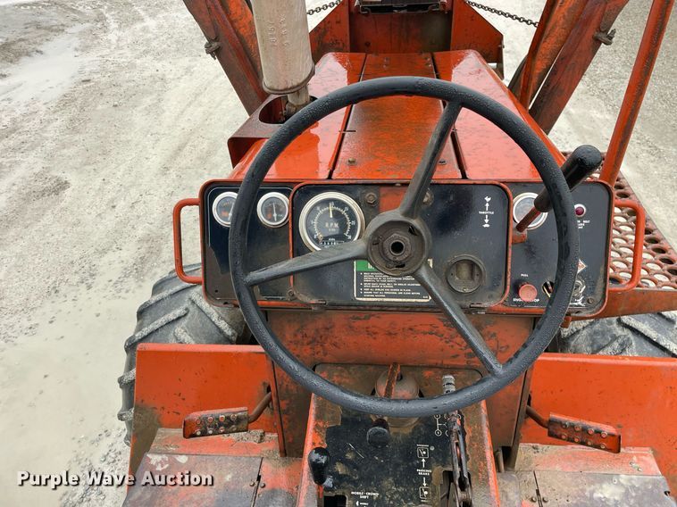 image for item LV9975 1986 Ditch Witch  4010DD trencher