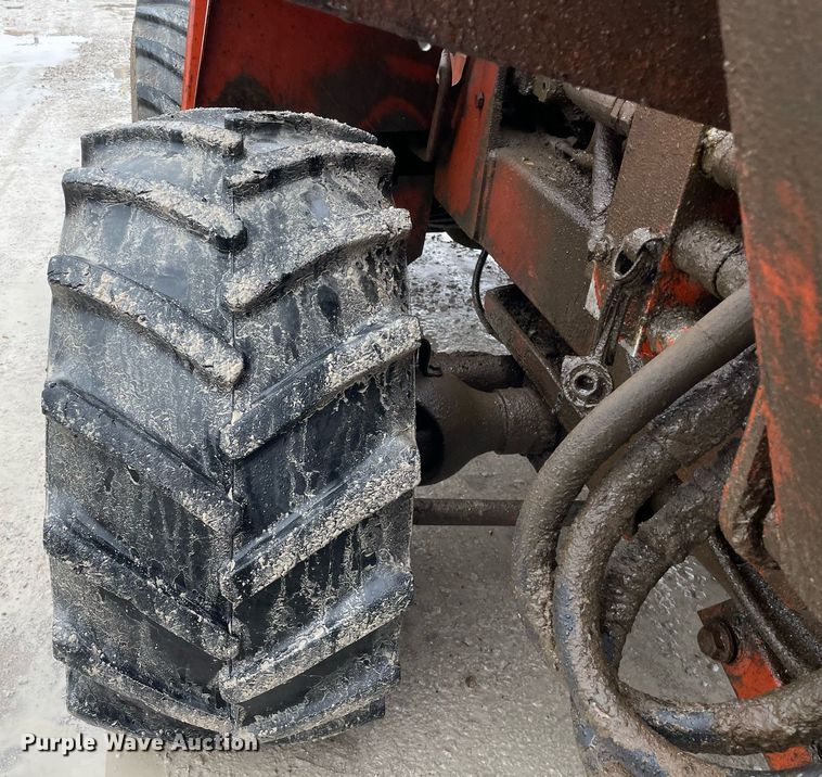 image for item LV9975 1986 Ditch Witch  4010DD trencher