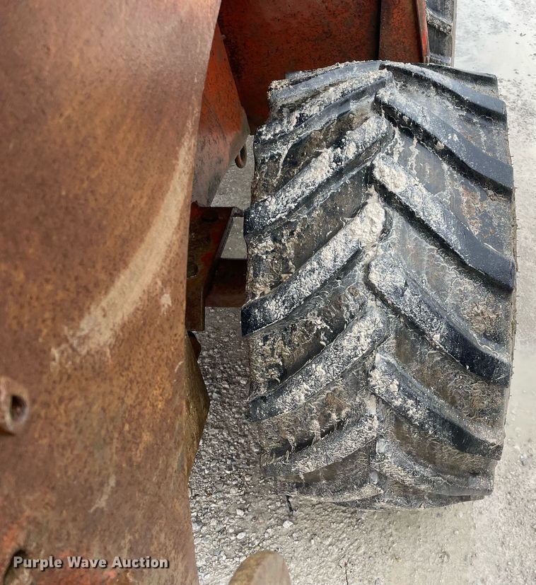 image for item LV9975 1986 Ditch Witch  4010DD trencher