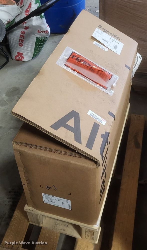 image for item MI9898 Altivar ATV930D37N4 variable speed drive