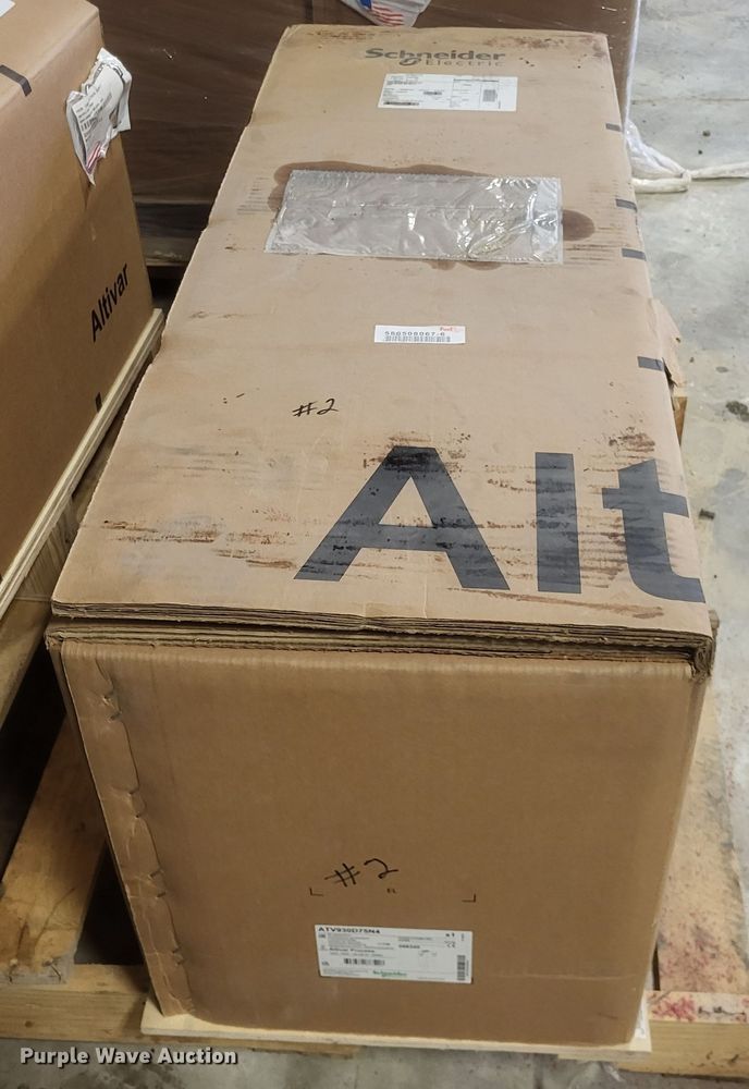 image for item MI9898 Altivar ATV930D37N4 variable speed drive