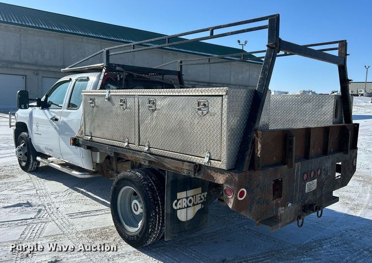 image for item MO9144 2012 Chevrolet Silverado 3500HD  Ext. Cab flatbed pickup truck