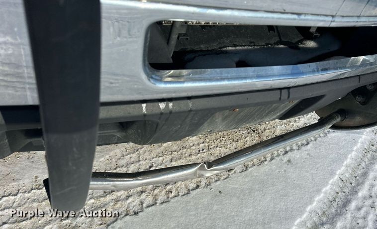 image for item MO9144 2012 Chevrolet Silverado 3500HD  Ext. Cab flatbed pickup truck