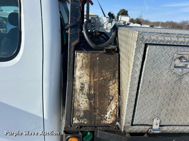 image for item MO9144 2012 Chevrolet Silverado 3500HD  Ext. Cab flatbed pickup truck