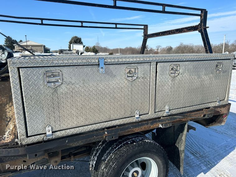 image for item MO9144 2012 Chevrolet Silverado 3500HD  Ext. Cab flatbed pickup truck