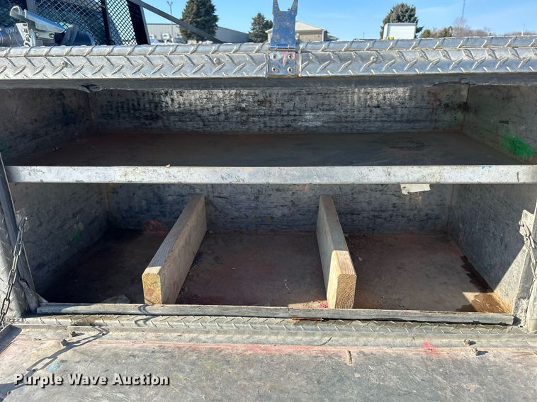 image for item MO9144 2012 Chevrolet Silverado 3500HD  Ext. Cab flatbed pickup truck