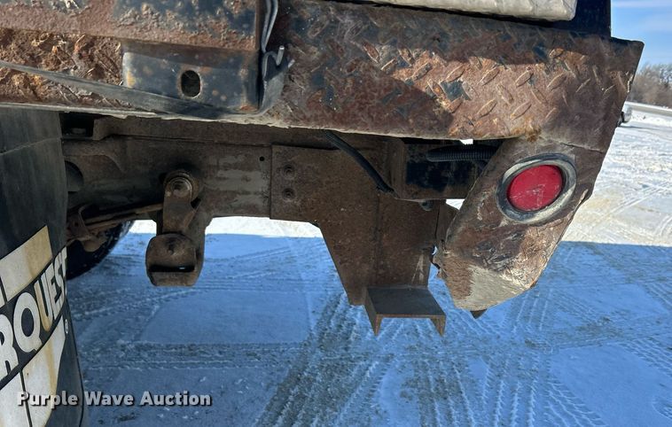 image for item MO9144 2012 Chevrolet Silverado 3500HD  Ext. Cab flatbed pickup truck