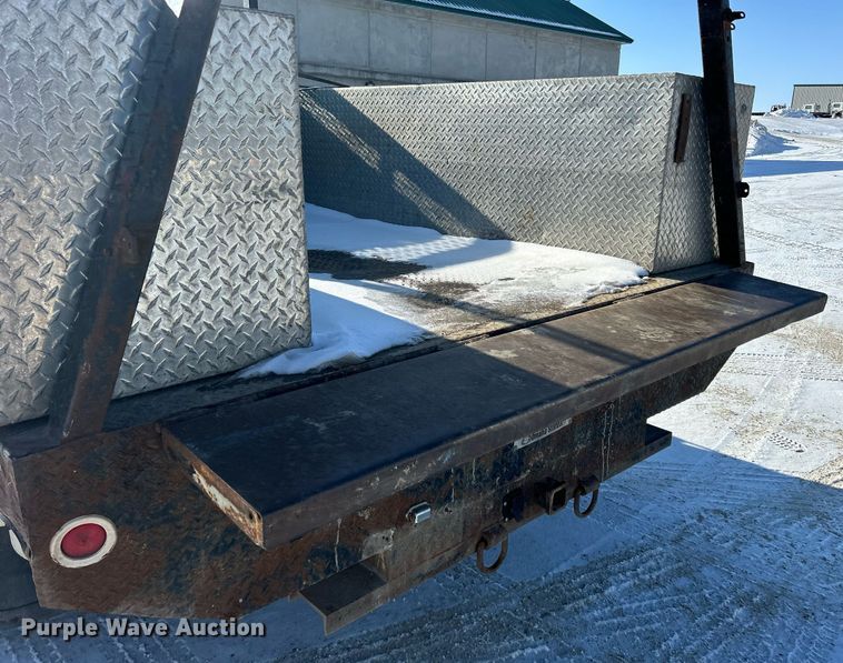 image for item MO9144 2012 Chevrolet Silverado 3500HD  Ext. Cab flatbed pickup truck