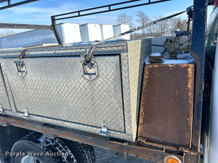 image for item MO9144 2012 Chevrolet Silverado 3500HD  Ext. Cab flatbed pickup truck