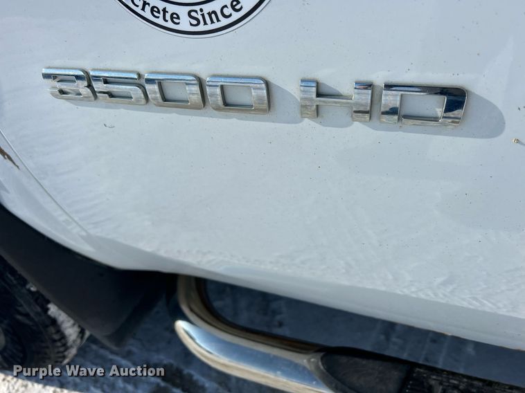 image for item MO9144 2012 Chevrolet Silverado 3500HD  Ext. Cab flatbed pickup truck