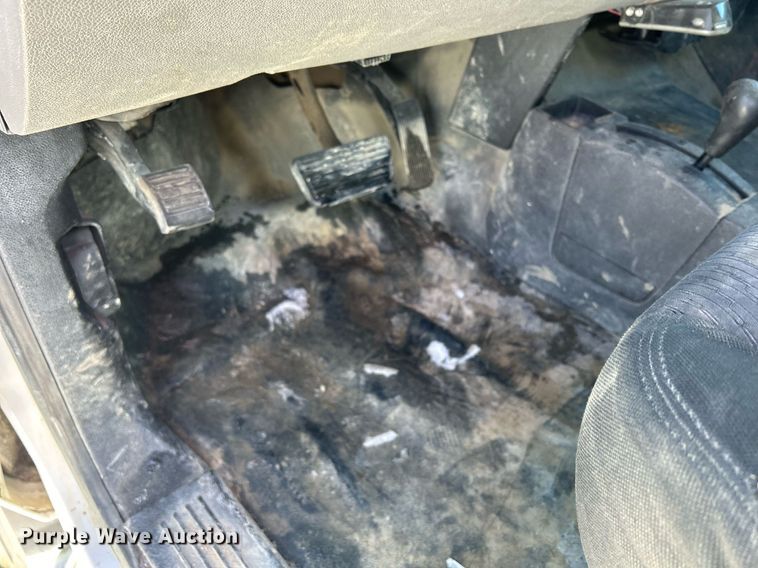 image for item MO9144 2012 Chevrolet Silverado 3500HD  Ext. Cab flatbed pickup truck