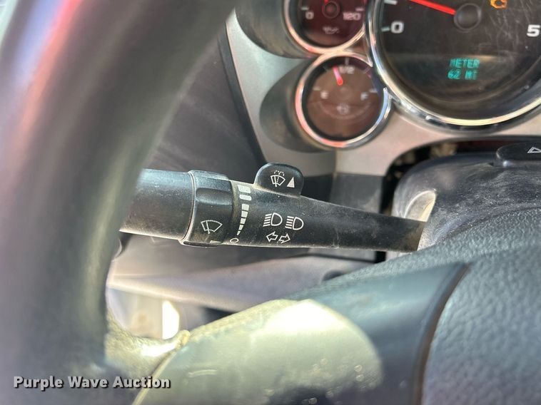 image for item MO9144 2012 Chevrolet Silverado 3500HD  Ext. Cab flatbed pickup truck