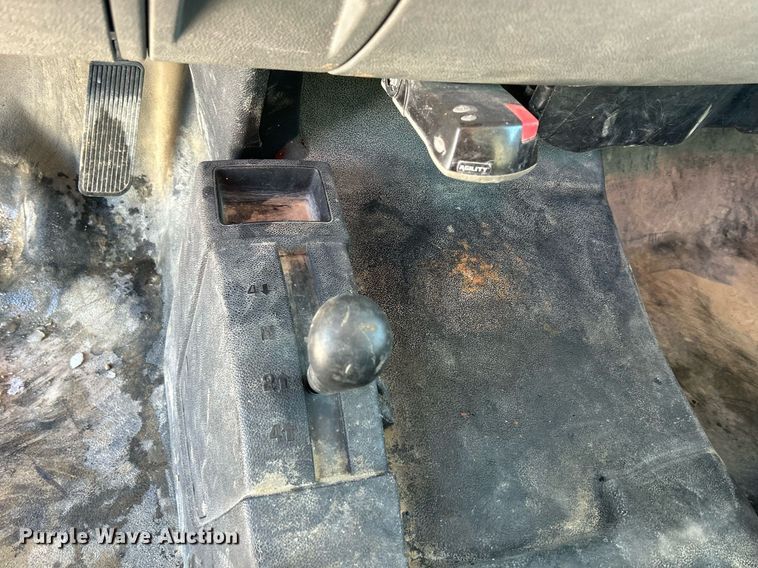 image for item MO9144 2012 Chevrolet Silverado 3500HD  Ext. Cab flatbed pickup truck