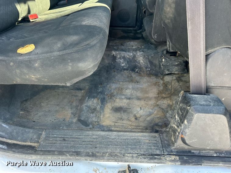 image for item MO9144 2012 Chevrolet Silverado 3500HD  Ext. Cab flatbed pickup truck