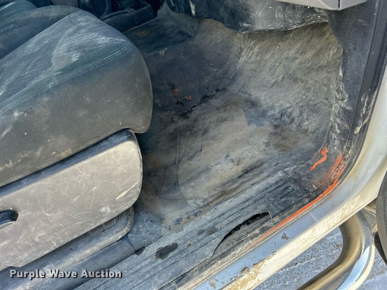 image for item MO9144 2012 Chevrolet Silverado 3500HD  Ext. Cab flatbed pickup truck