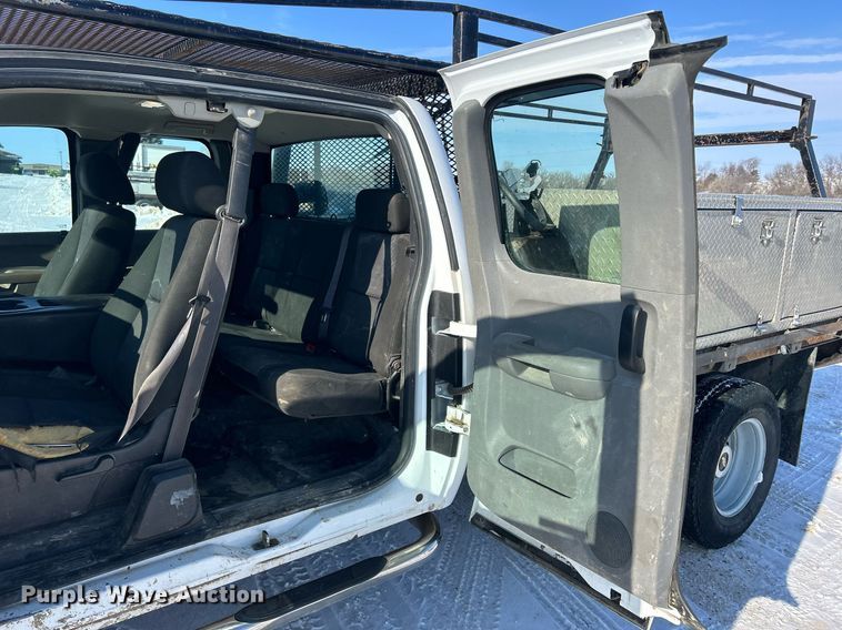 image for item MO9144 2012 Chevrolet Silverado 3500HD  Ext. Cab flatbed pickup truck