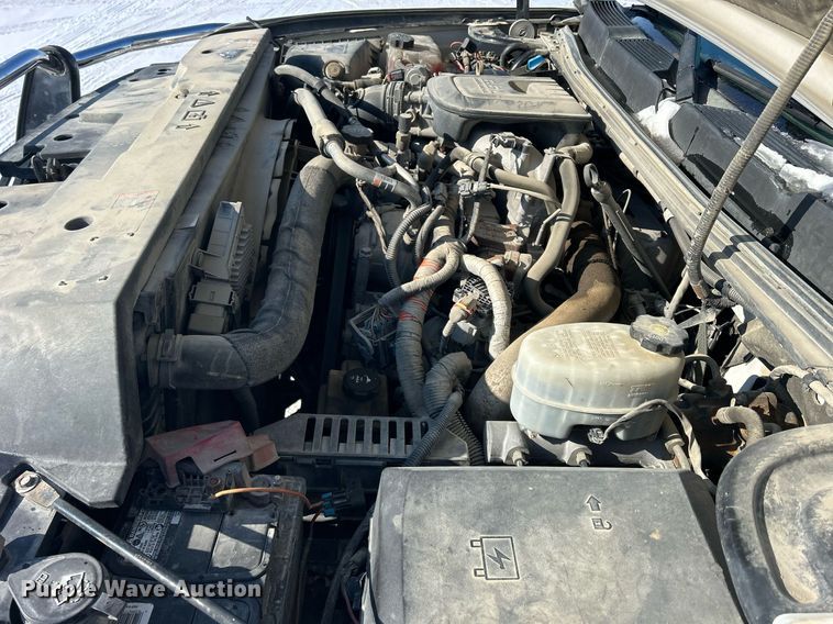 image for item MO9144 2012 Chevrolet Silverado 3500HD  Ext. Cab flatbed pickup truck