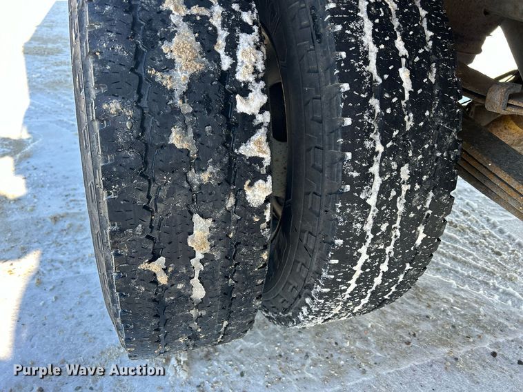 image for item MO9144 2012 Chevrolet Silverado 3500HD  Ext. Cab flatbed pickup truck