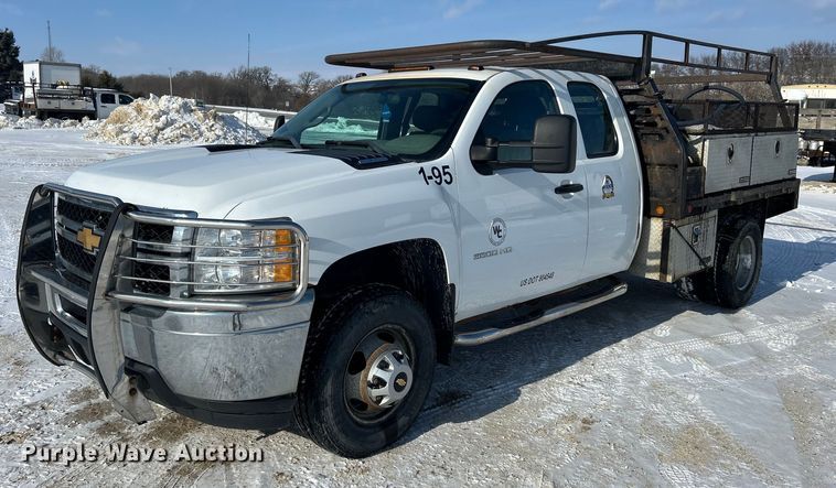 image for item MO9145 2012 Chevrolet Silverado 3500HD  Ext. Cab flatbed pickup truck