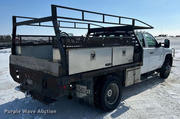 image for item MO9145 2012 Chevrolet Silverado 3500HD  Ext. Cab flatbed pickup truck