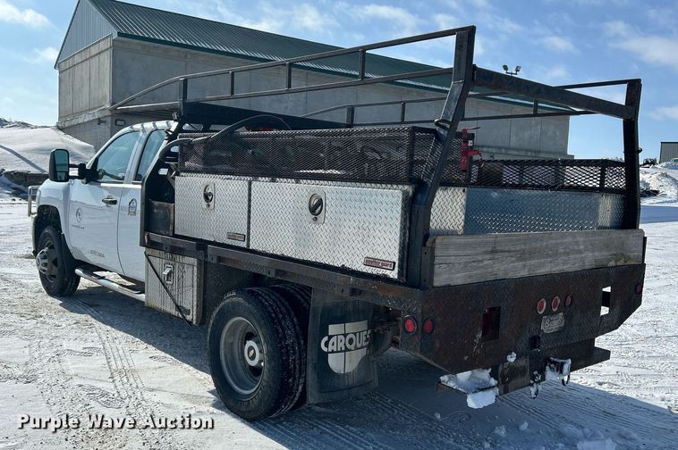 image for item MO9145 2012 Chevrolet Silverado 3500HD  Ext. Cab flatbed pickup truck