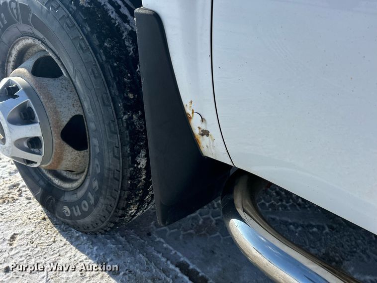 image for item MO9145 2012 Chevrolet Silverado 3500HD  Ext. Cab flatbed pickup truck