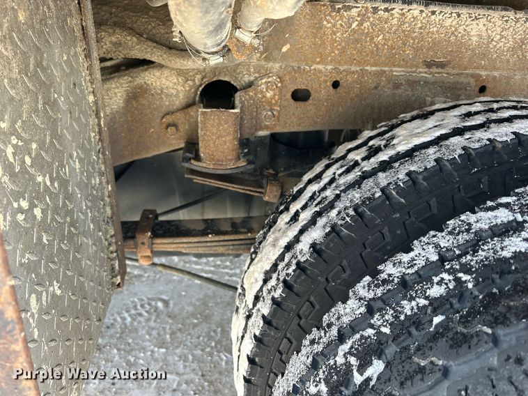 image for item MO9145 2012 Chevrolet Silverado 3500HD  Ext. Cab flatbed pickup truck