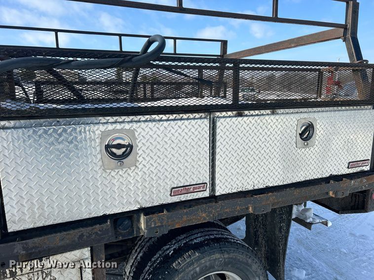 image for item MO9145 2012 Chevrolet Silverado 3500HD  Ext. Cab flatbed pickup truck