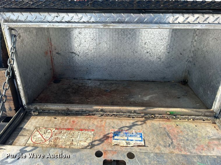 image for item MO9145 2012 Chevrolet Silverado 3500HD  Ext. Cab flatbed pickup truck