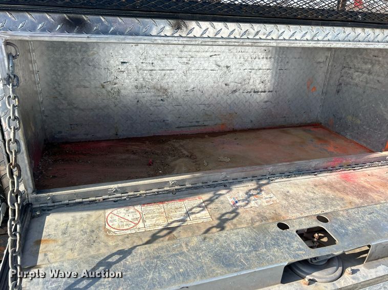 image for item MO9145 2012 Chevrolet Silverado 3500HD  Ext. Cab flatbed pickup truck