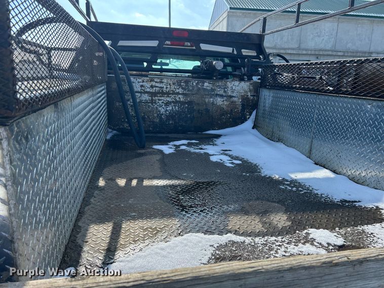 image for item MO9145 2012 Chevrolet Silverado 3500HD  Ext. Cab flatbed pickup truck