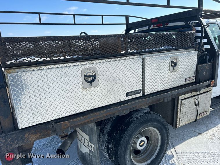 image for item MO9145 2012 Chevrolet Silverado 3500HD  Ext. Cab flatbed pickup truck