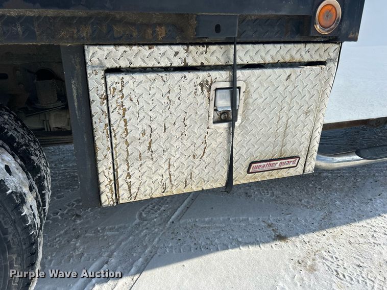 image for item MO9145 2012 Chevrolet Silverado 3500HD  Ext. Cab flatbed pickup truck