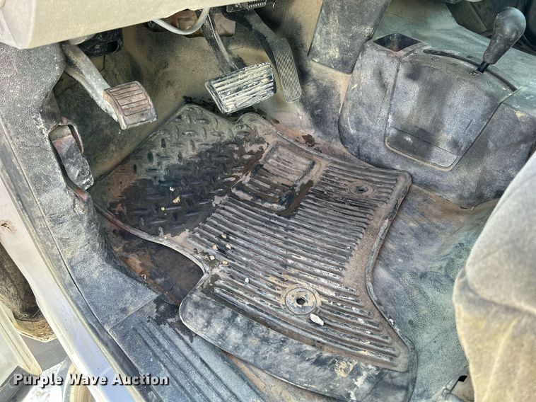 image for item MO9145 2012 Chevrolet Silverado 3500HD  Ext. Cab flatbed pickup truck