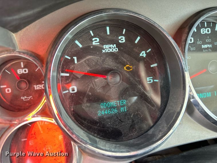 image for item MO9145 2012 Chevrolet Silverado 3500HD  Ext. Cab flatbed pickup truck