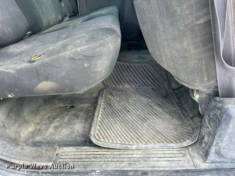 image for item MO9145 2012 Chevrolet Silverado 3500HD  Ext. Cab flatbed pickup truck