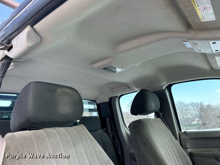 image for item MO9145 2012 Chevrolet Silverado 3500HD  Ext. Cab flatbed pickup truck