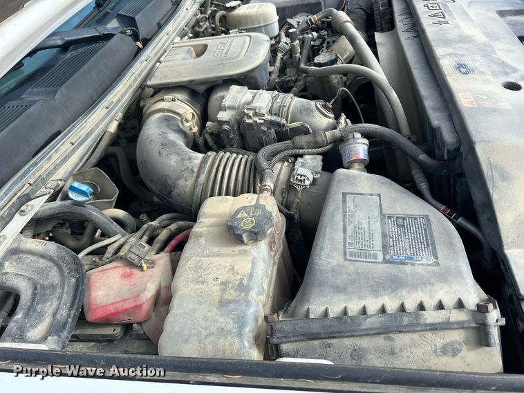 image for item MO9145 2012 Chevrolet Silverado 3500HD  Ext. Cab flatbed pickup truck