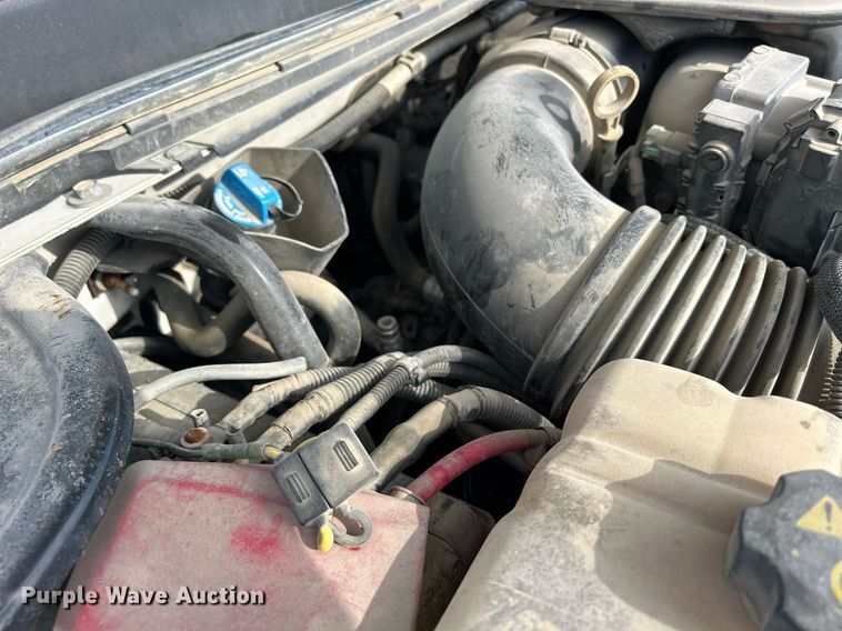 image for item MO9145 2012 Chevrolet Silverado 3500HD  Ext. Cab flatbed pickup truck